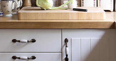 <p>Berenson delivers an innovative experience when selecting decorative hardware. They are committed to providing an exclusive approach that gives a perfect match to your sense of style and design.</p>

